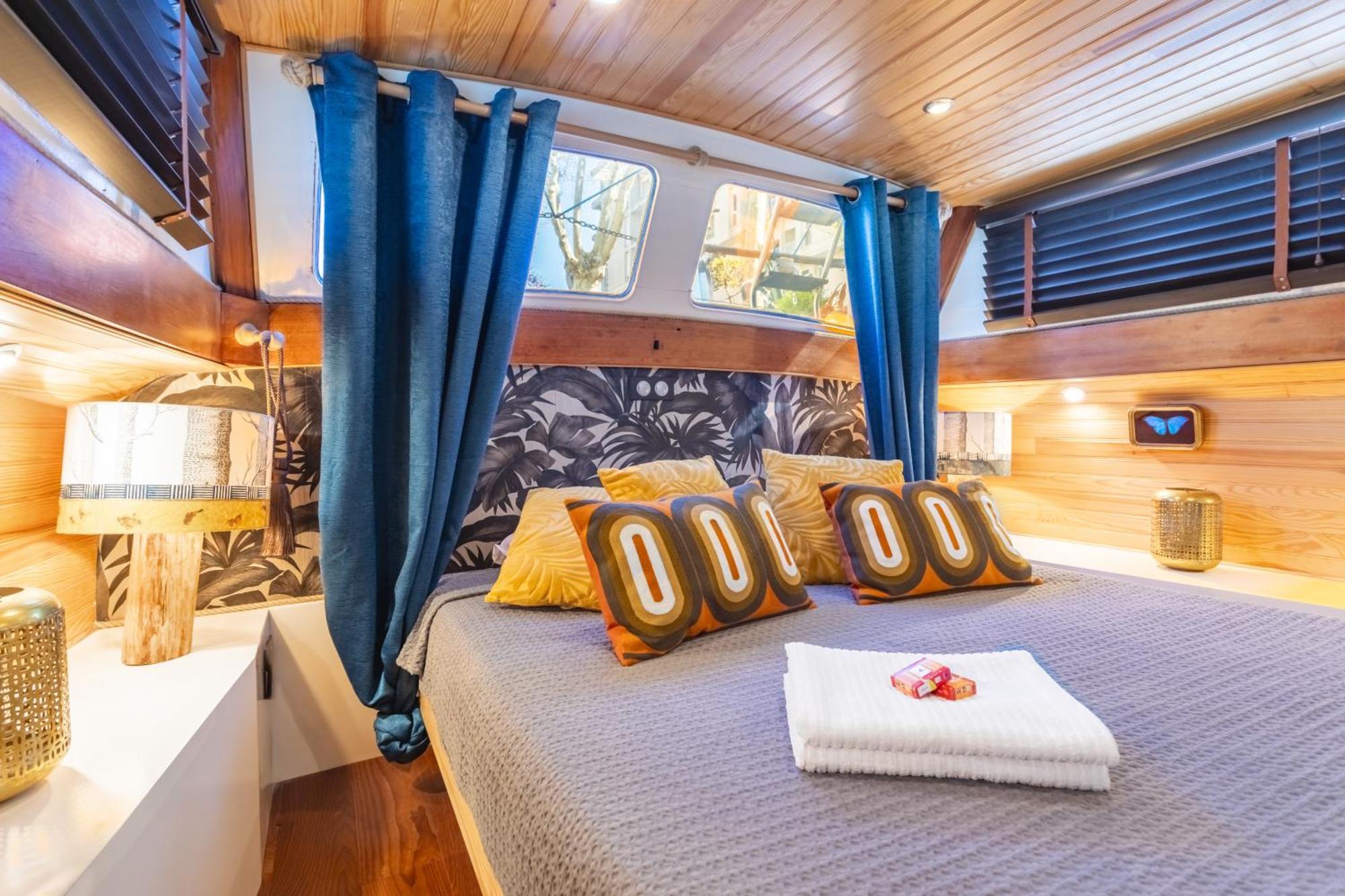 Bateau Le Nubian Hotel Narbonne Bagian luar foto